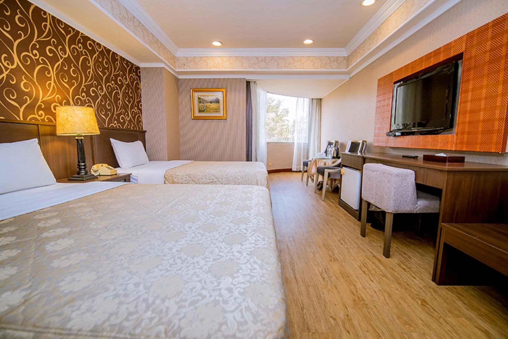 Hamilton Hotel Taichung Exterior photo