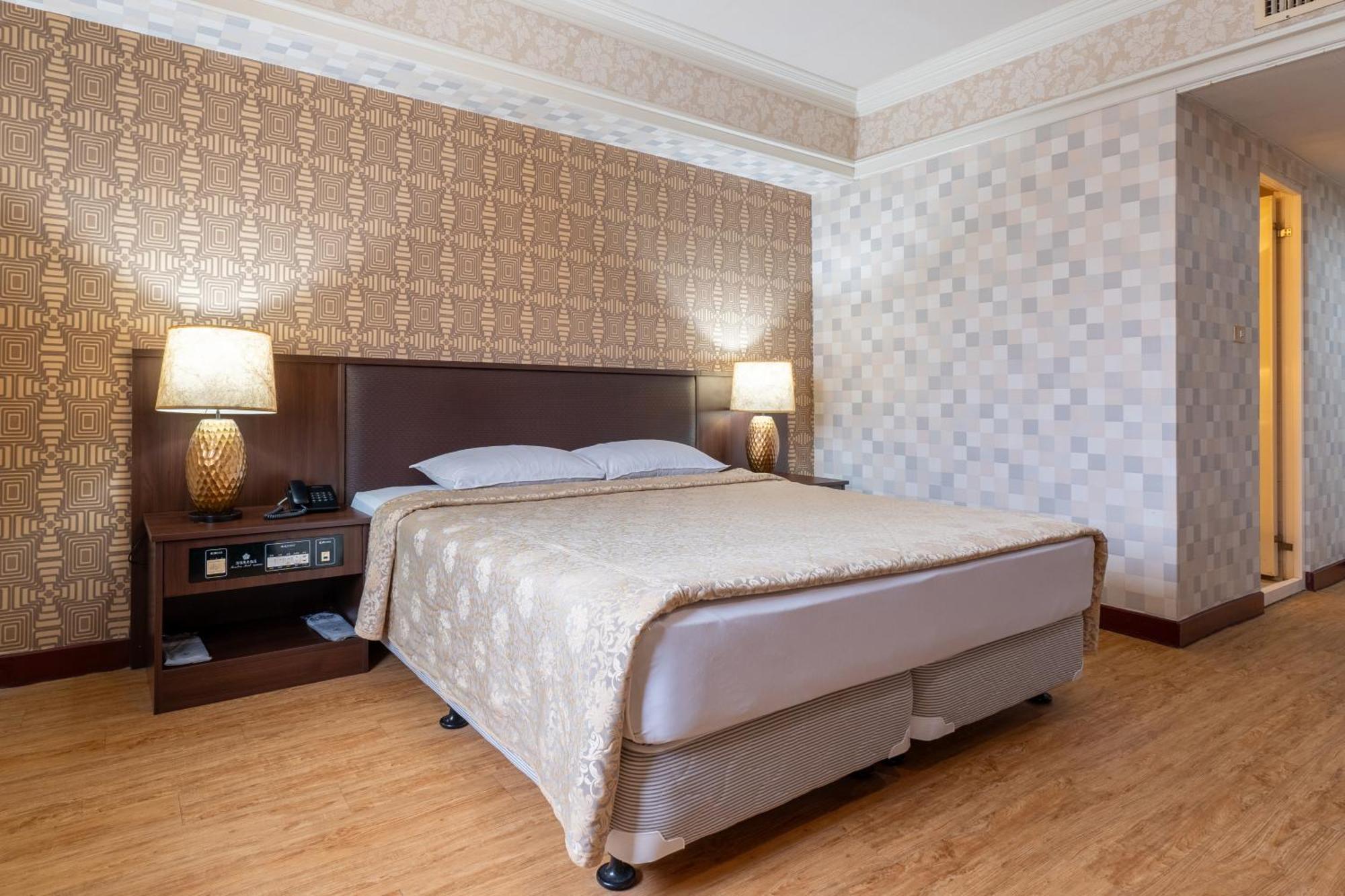 Hamilton Hotel Taichung Exterior photo