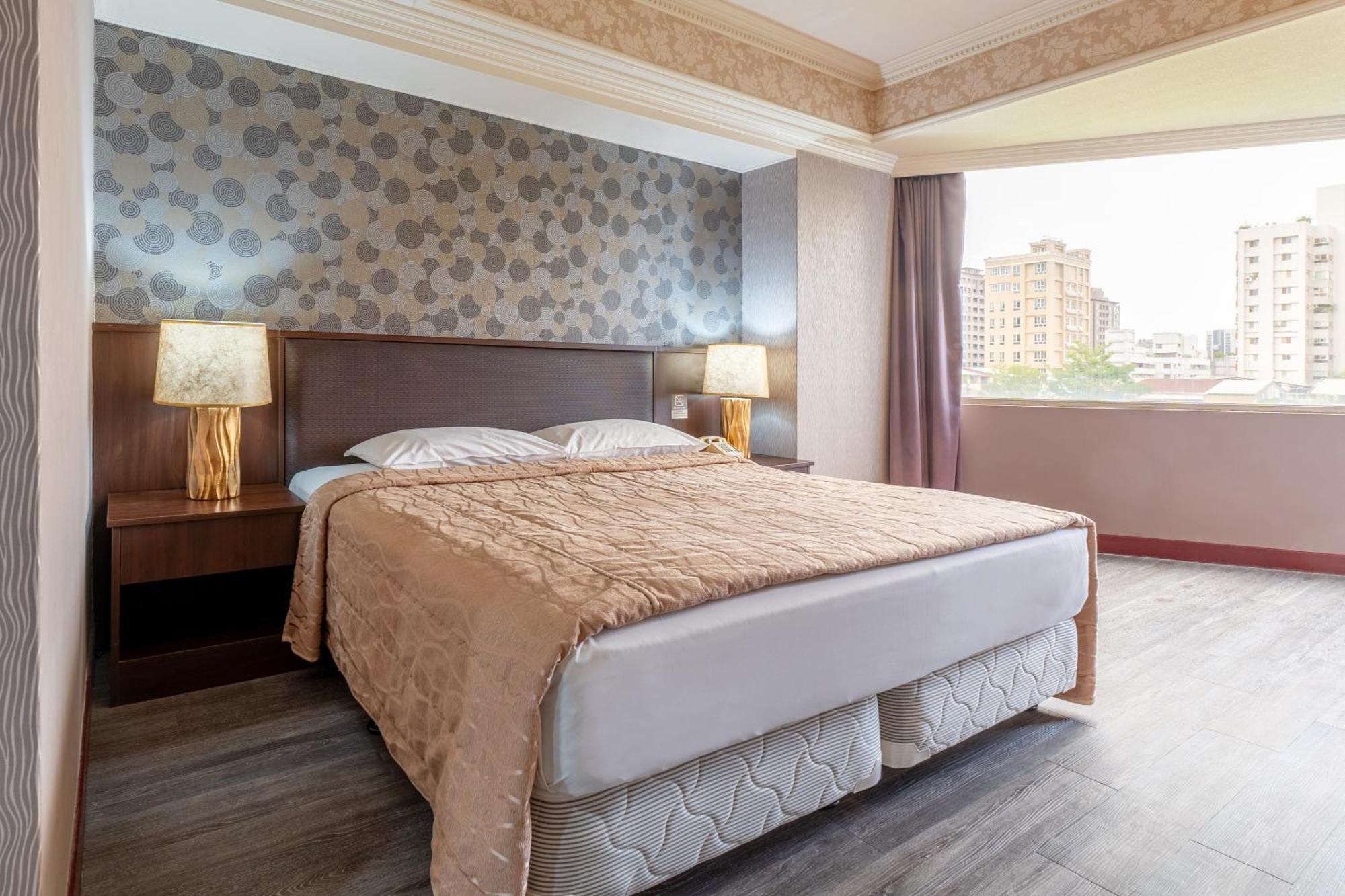 Hamilton Hotel Taichung Exterior photo