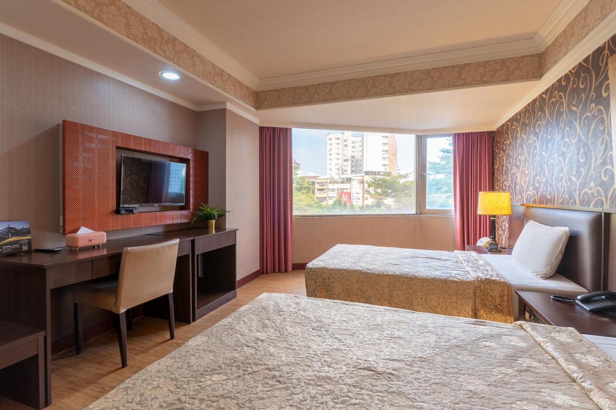 Hamilton Hotel Taichung Exterior photo
