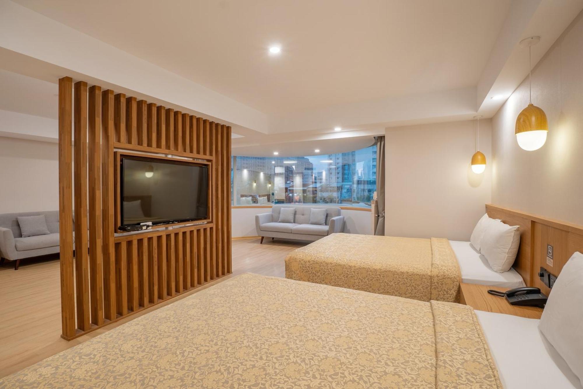 Hamilton Hotel Taichung Exterior photo